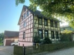 Hausansicht - Wohnhaus in Riddagshausen mit Garten und Garage direkt am Kreuzteich