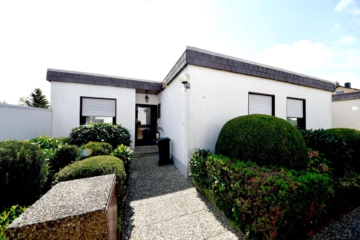 Attraktiver Reihenendbungalow in Wolfenbüttel Stadt ebenerdig und mit Vollkeller und Garage, 38302 Wolfenbüttel, Bungalow