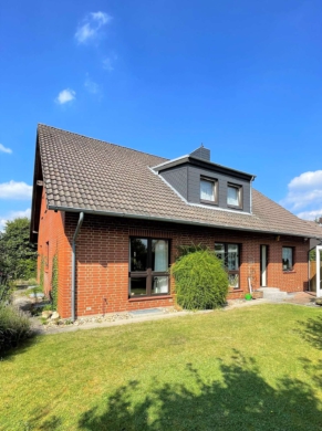Charmantes Einfamilienhaus mit gepflegtem Garten, Garage und Carport im beliebten Kanzlerfeld, 38116 Braunschweig, Einfamilienhaus