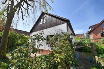 Einfamilienhaus in sehr guter Lage mitten im beliebten Stöckheim mit Doppelgarage, 38124 Braunschweig, Einfamilienhaus