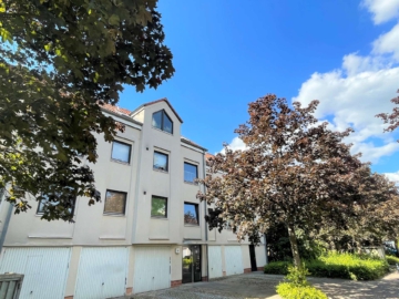 Gepflegtes Mehrfamilienhaus mit 10 WE und Garagen in ruhiger Lage im Kanzlerfeld, 38116 Braunschweig, Mehrfamilienhaus