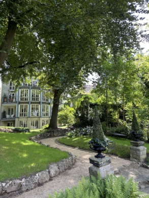 Traumwohnung in Traumlage! 3 Zimmer mit Terrasse und Okerzugang in der Adolfstraße, 38102 Braunschweig, Souterrainwohnung