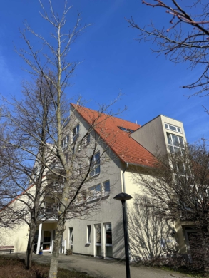 Klasse Zweizimmerwohnung mit Balkon und wunderbarem Ausblick in direkter Okernähe, 38114 Braunschweig, Wohnung