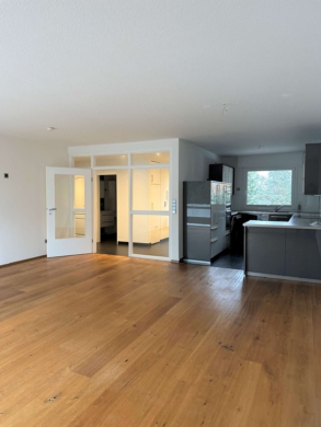 ANFRAGESTOP Wunderschöne 4 Zi-Whg. mit Balkon, Tiefgarageneinstellplatz und hochwertiger Einbauküche, 38114 Braunschweig, Wohnung