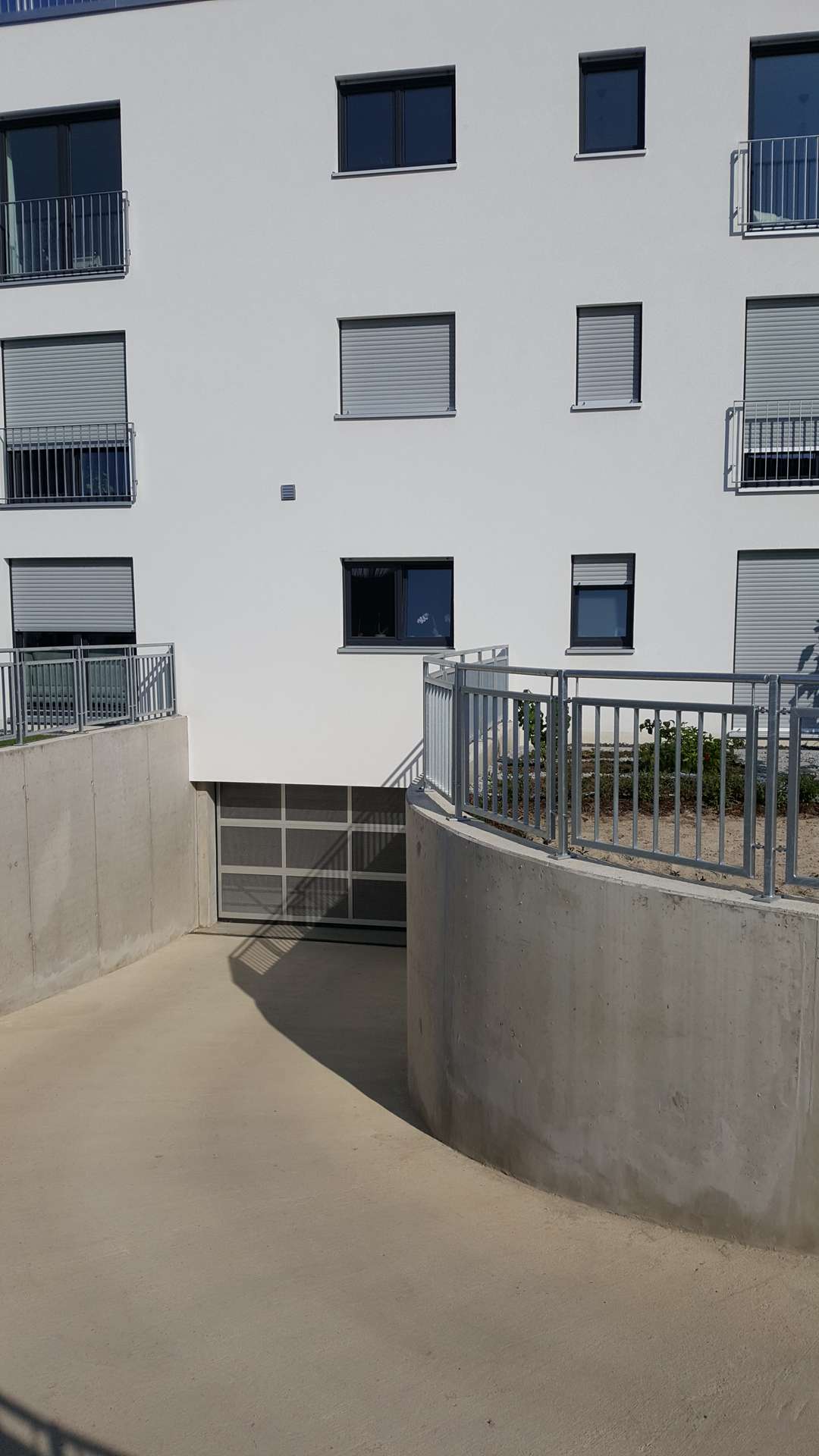 Tiefgaragenzufahrt