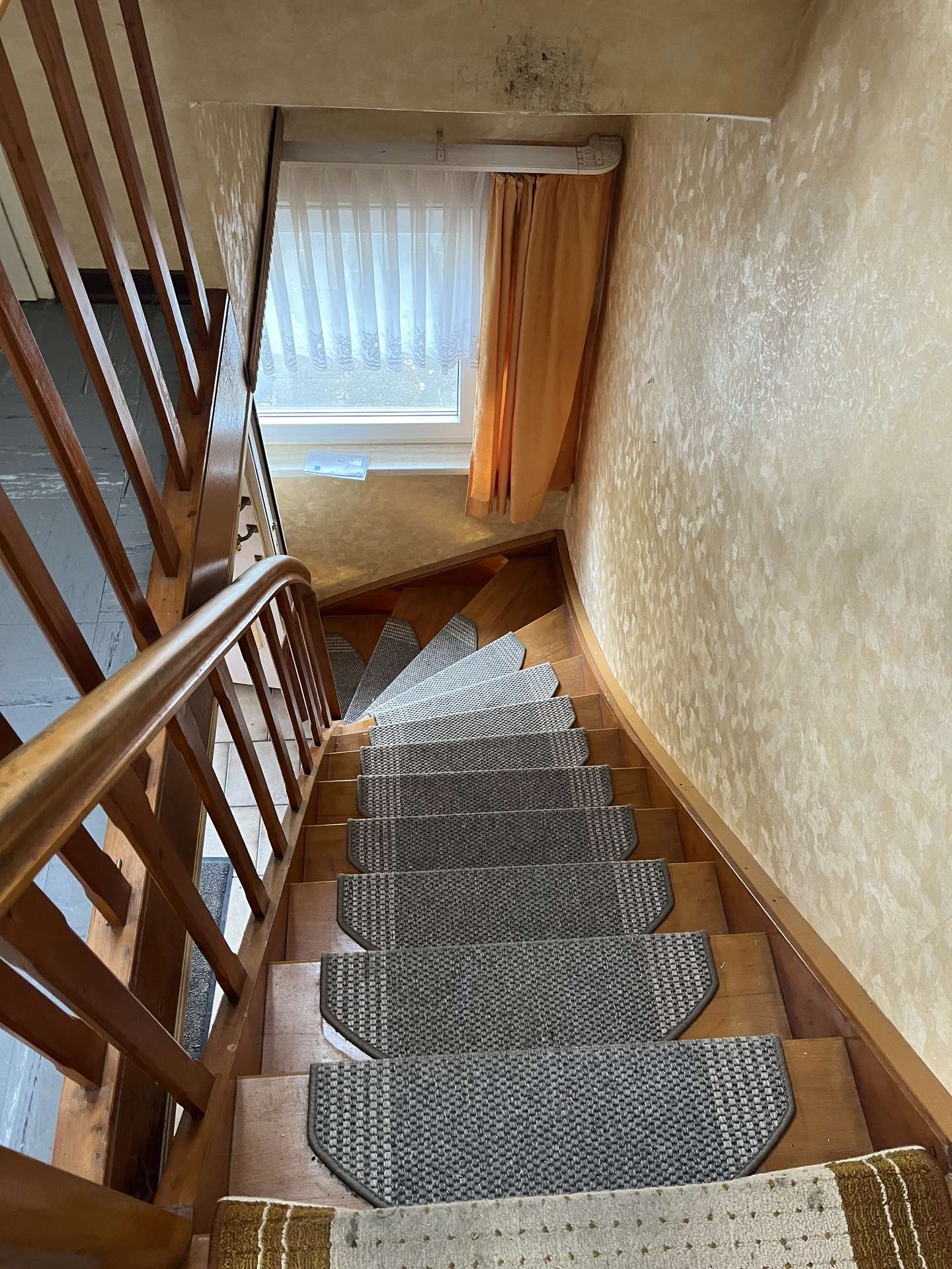 Treppe zum Obergeschoss