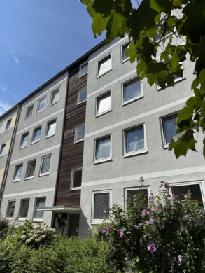 ANFRAGESTOP – Zentrale lichtdurchflutete 3-Zimmer Wohnung mit Balkon und Stellplatz, 38100 Braunschweig, Wohnung