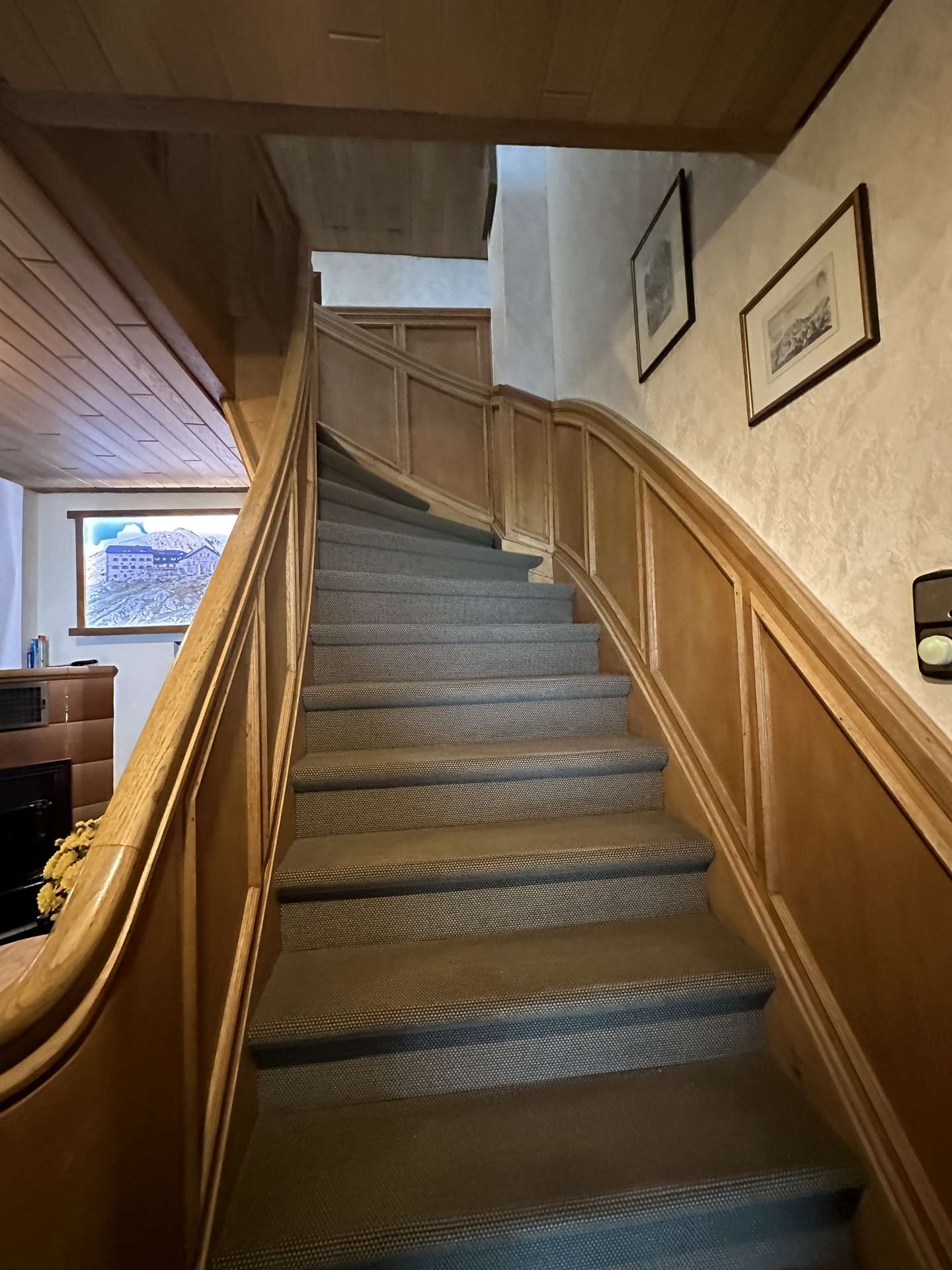 Treppe zum Obergeschoss