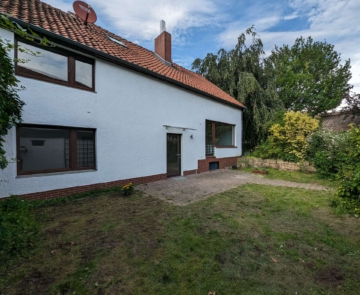 Einfamilienhaus mit Garten und Doppelgarage in zauberhafter Umgebung, 38124 Braunschweig, Einfamilienhaus