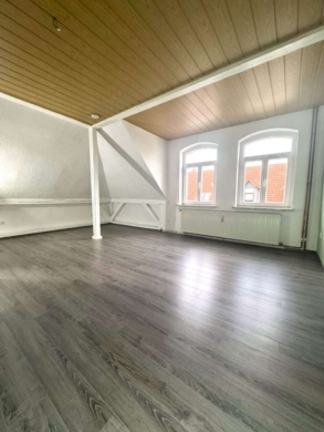 Attraktive Investitionsmöglichkeit: Eigentumswohnung in begehrter Lage mit eigenem Stellplatz, 38114 Braunschweig, Maisonettewohnung