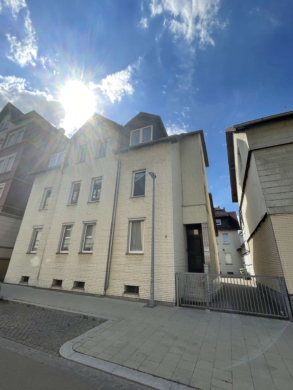 Helle große Etagenwohnung in sehr guter Lage mit 2 Bädern ! ! !, 38102 Braunschweig, Etagenwohnung