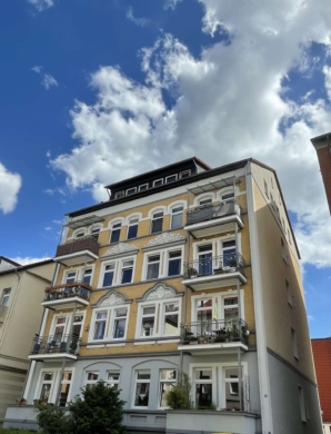 Schicke 2-Zi. Whg. mit Balkon im EG eines 11-Famihauses ! ! !, 38106 Braunschweig, Erdgeschosswohnung