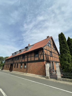 Schöne 2 Zimmer Maisonette Dachgeschosswohnung im Fachwerkhaus in BS Leiferde! !, 38124 Braunschweig, Maisonettewohnung