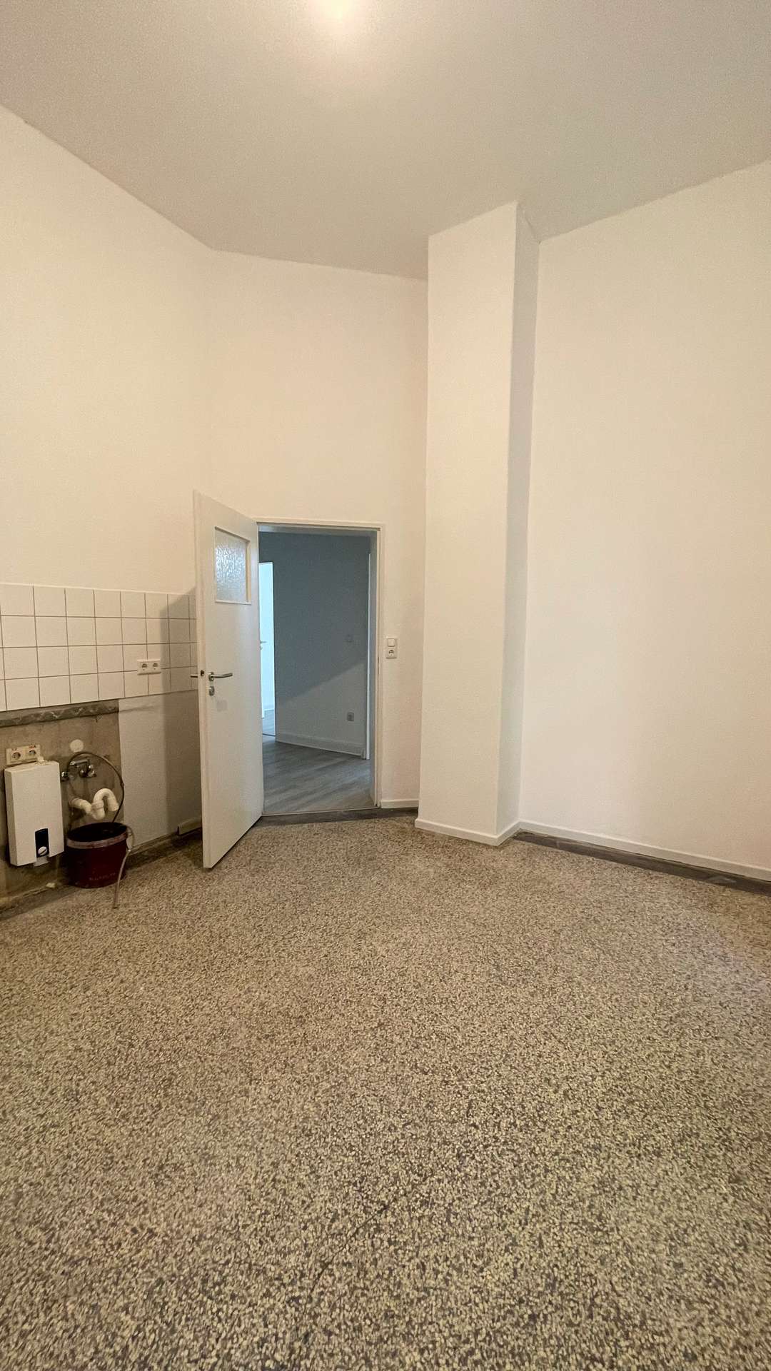 Küche mit Terrazzo-Boden